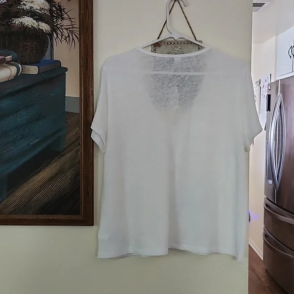 October Sale. Buy 1 Get 1 Free..Old Navy Ladies White shorts sleeved top NWT - Picture 2 of 6
